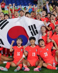乐鱼体育官方入口-3-0！女足亚洲杯首场惨案，韩国大胜升榜首，中国队首战获好消息